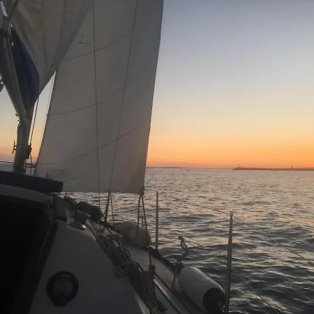 Bateau Ботель Агд