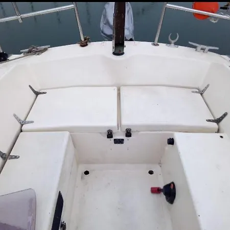 Ботель Bateau Агд