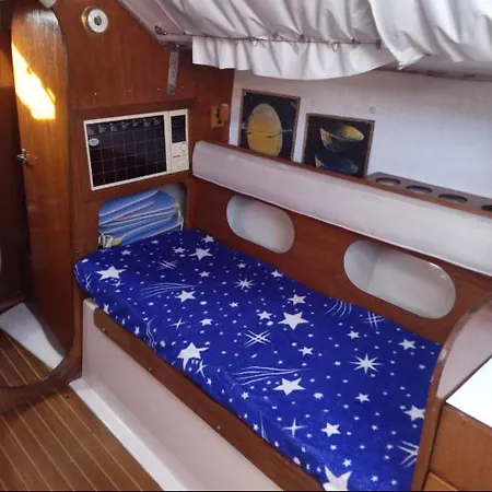 Ботель Bateau Агд